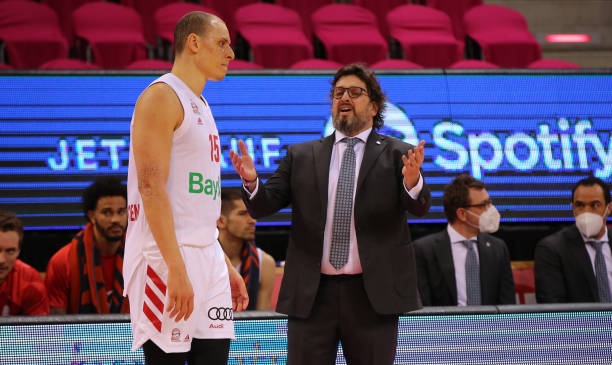 更折射出马 更折射出马