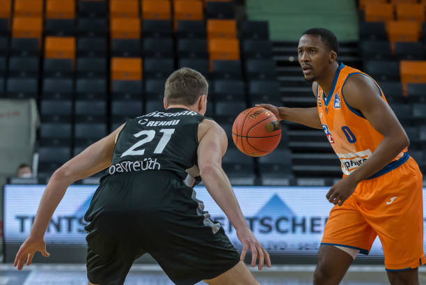 使对方陷入 使对方陷入